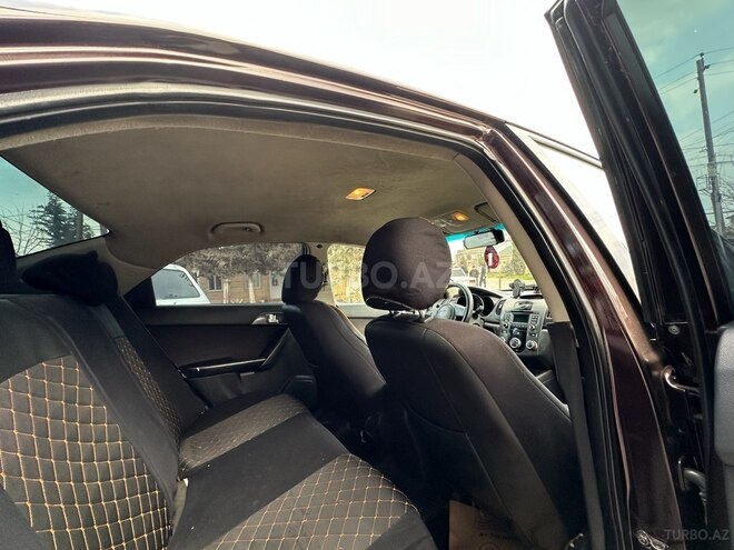 Kia Cerato 2010, 350,000 km - 1.6 l - Salyan