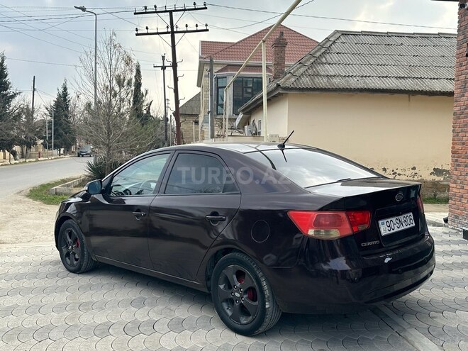Kia Cerato 2010, 350,000 km - 1.6 l - Salyan