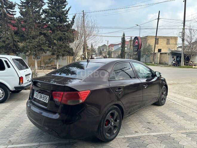 Kia Cerato 2010, 350,000 km - 1.6 l - Salyan