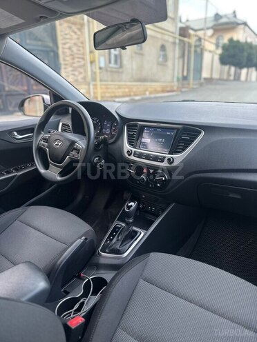 Hyundai Accent 2018, 157,716 km - 1.6 л - Bakı