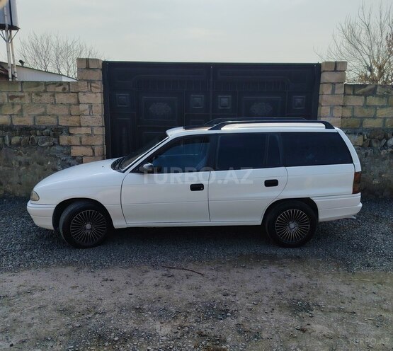 Opel Astra 1994, 250,000 km - 1.7 l - Zaqatala