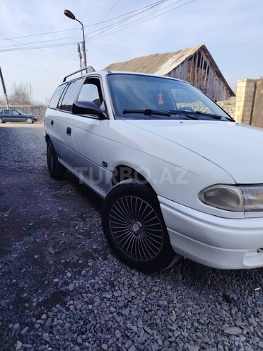 Opel Astra 1994, 250,000 km - 1.7 l - Zaqatala