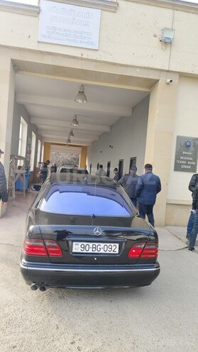 Mercedes E 320 2000, 420,000 km - 3.2 л - Sabirabad