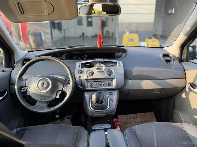 Renault Scenic-8