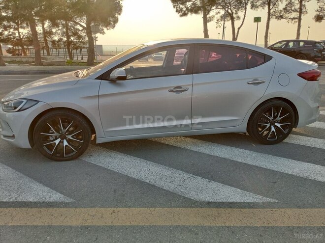 Hyundai Elantra 2015, 223,000 km - 1.6 л - Bakı