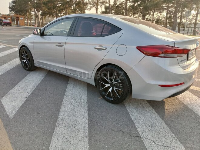 Hyundai Elantra 2015, 223,000 km - 1.6 л - Bakı