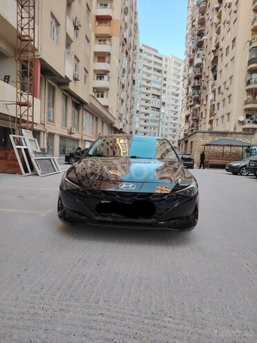 Hyundai Elantra-1