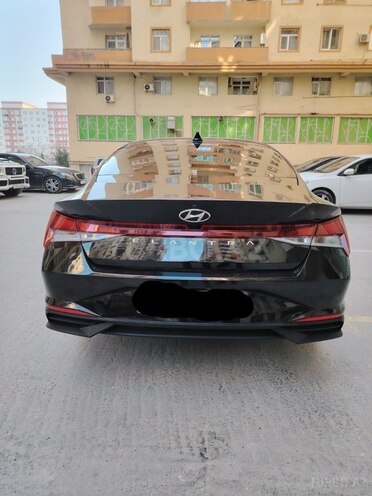 Hyundai Elantra-3
