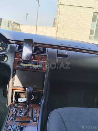 Mercedes E 270 2001, 250,000 km - 2.7 l - Bakı