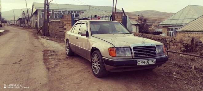 Mercedes E 220 1991, 450,000 km - 2.2 л - Gədəbəy