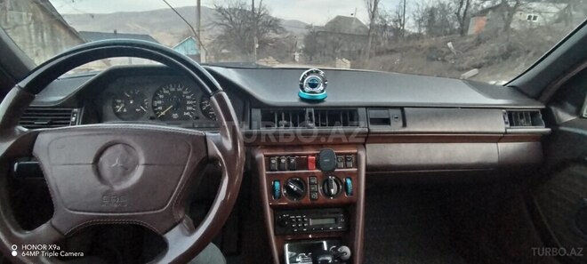 Mercedes E 220 1991, 450,000 km - 2.2 л - Gədəbəy