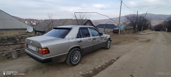 Mercedes E 220 1991, 450,000 km - 2.2 л - Gədəbəy