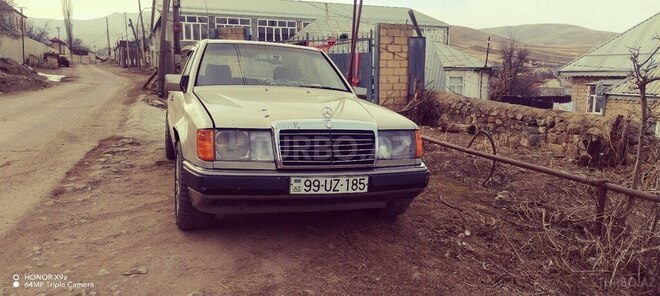 Mercedes E 220 1991, 450,000 km - 2.2 л - Gədəbəy