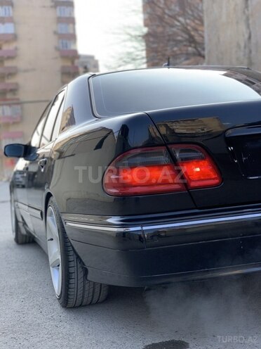Mercedes E 280 2001, 235,107 km - 2.8 l - Bakı