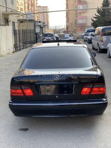 Mercedes E 280 2001, 235,107 km - 2.8 l - Bakı