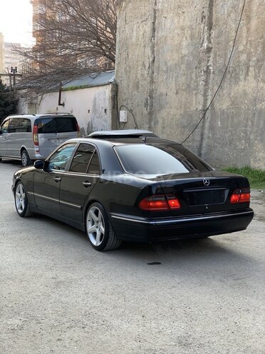 Mercedes E 280 2001, 235,107 km - 2.8 l - Bakı