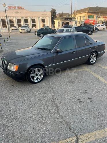 Mercedes E 220 1995, 250,000 km - 2.2 l - Bakı