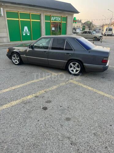 Mercedes E 220 1995, 250,000 km - 2.2 l - Bakı