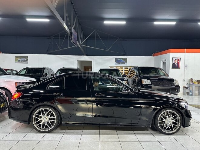 Mercedes C 300 4MATIC-9