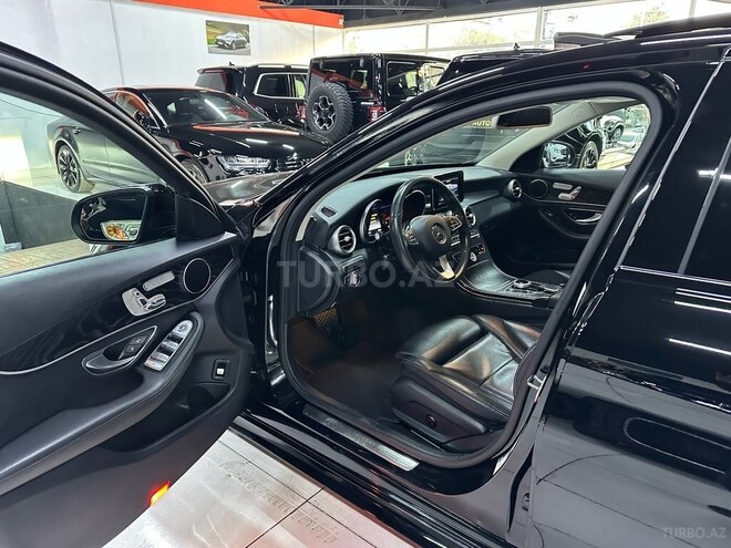 Mercedes C 300 4MATIC-13