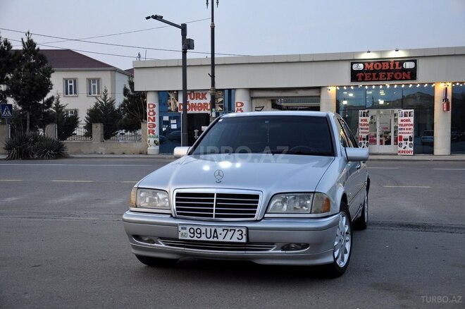 Mercedes C 240 2000, 282,000 km - 2.4 l - Saatlı