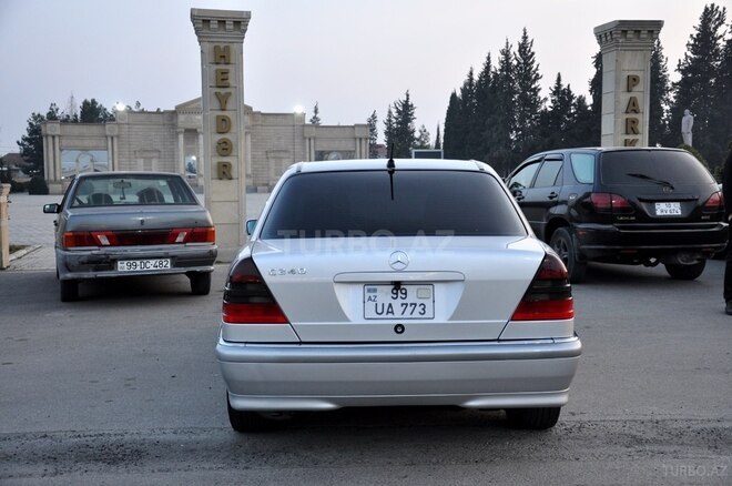 Mercedes C 240 2000, 282,000 km - 2.4 l - Saatlı