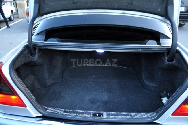 Mercedes C 240 2000, 282,000 km - 2.4 l - Saatlı