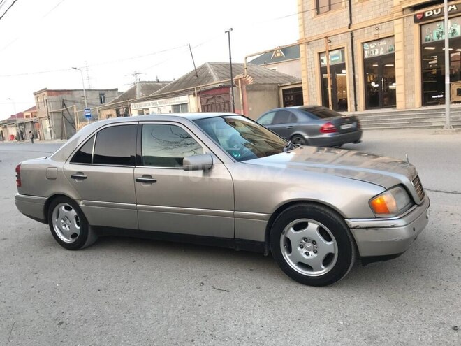 Mercedes C 220 1994, 302,000 km - 2.2 l - Bakı