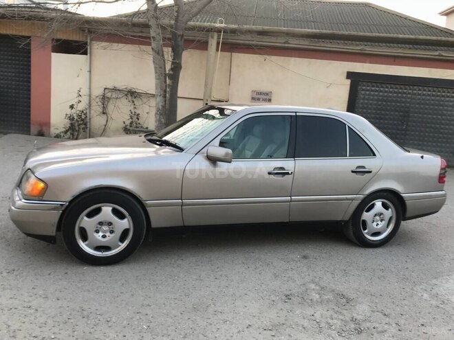 Mercedes C 220 1994, 302,000 km - 2.2 l - Bakı
