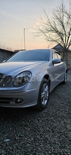 Mercedes E 270 2004, 370,000 km - 2.7 л - Biləsuvar
