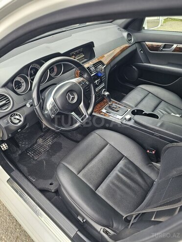 Mercedes C 250-9