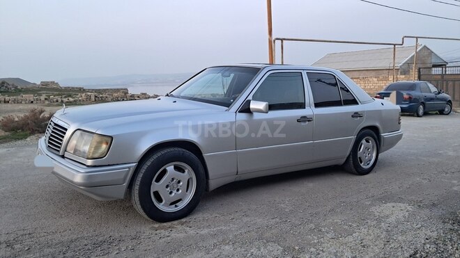 Mercedes E 220 1994, 350,000 km - 2.2 l - Bakı