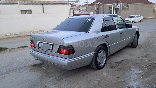 Mercedes E 220 1994, 350,000 km - 2.2 l - Bakı
