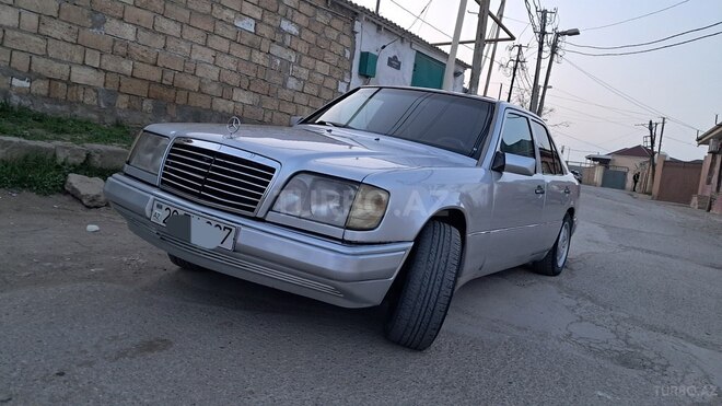 Mercedes E 220 1994, 350,000 km - 2.2 l - Bakı