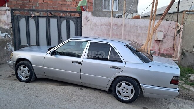 Mercedes E 220 1994, 350,000 km - 2.2 l - Bakı
