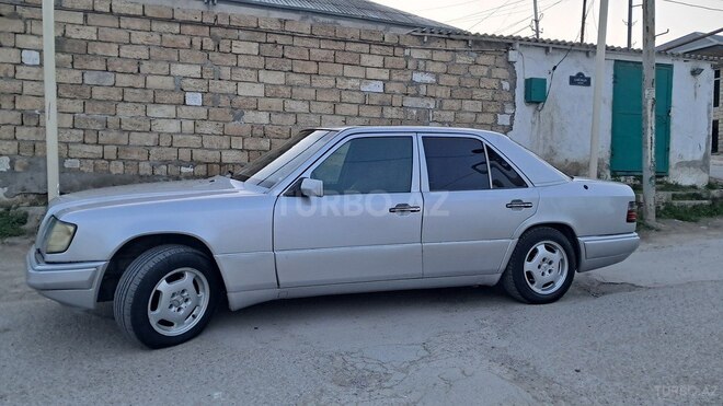 Mercedes E 220 1994, 350,000 km - 2.2 l - Bakı