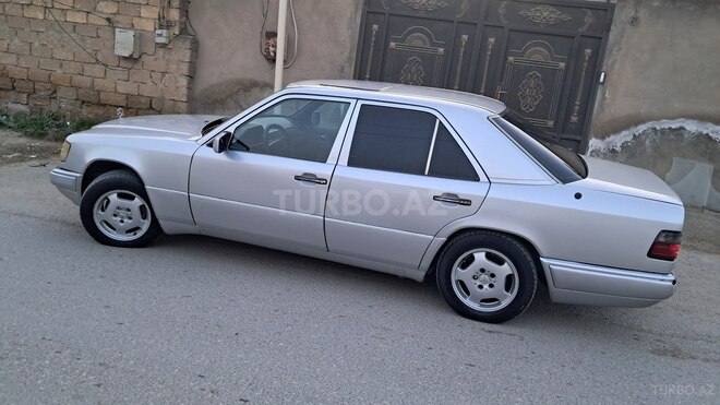 Mercedes E 220 1994, 350,000 km - 2.2 l - Bakı