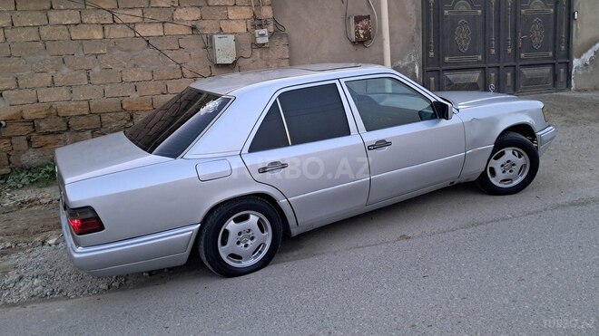 Mercedes E 220 1994, 350,000 km - 2.2 l - Bakı