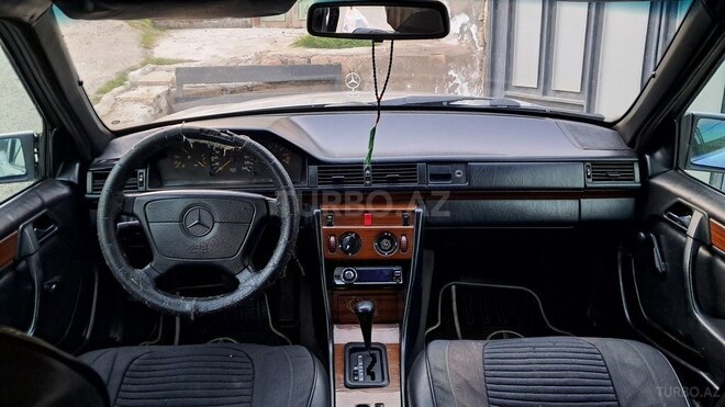 Mercedes E 220 1994, 350,000 km - 2.2 l - Bakı