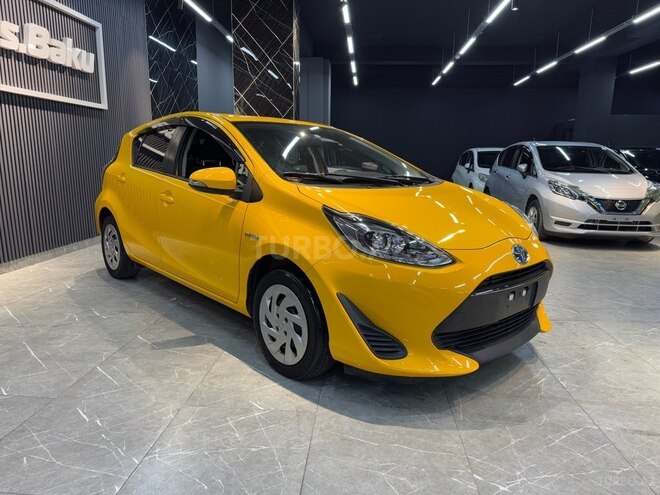 Toyota Aqua-11
