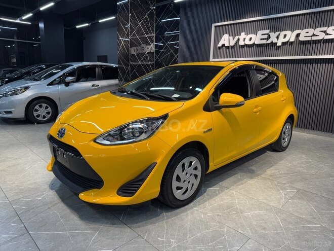 Toyota Aqua-6