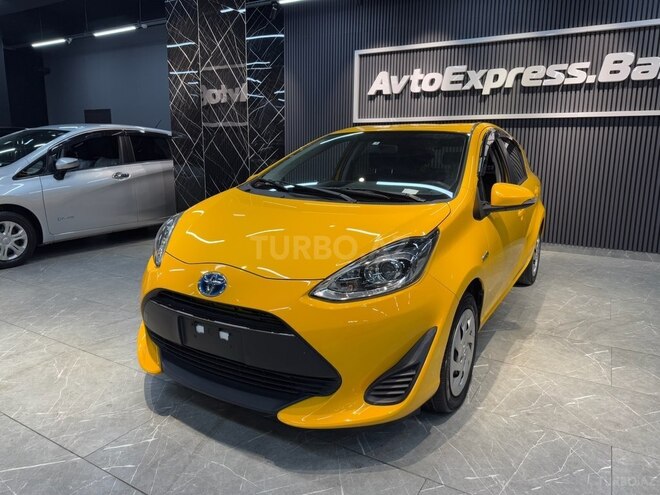 Toyota Aqua-7