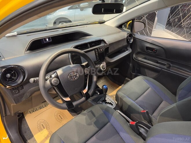 Toyota Aqua-17