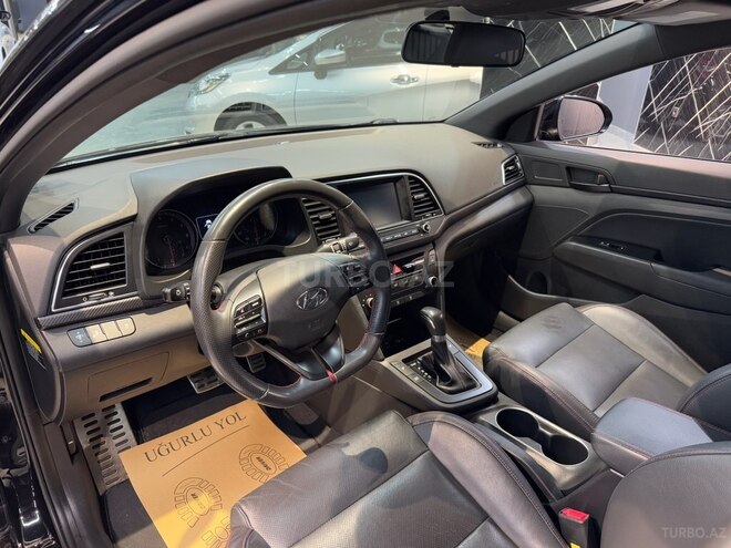 Hyundai Elantra-20
