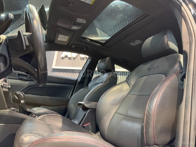 Hyundai Elantra-18