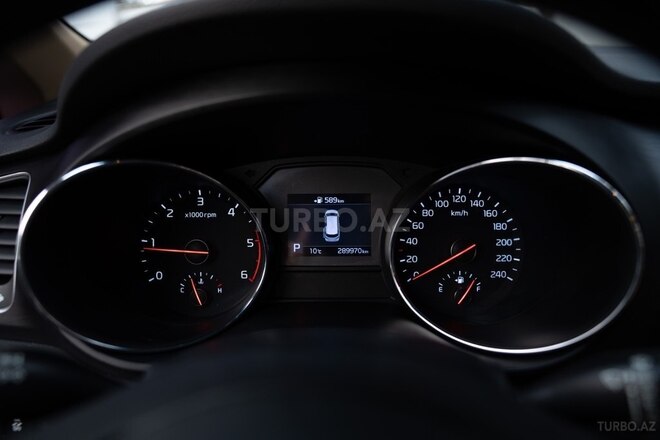 Kia Carnival-17