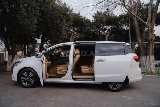 Kia Carnival-7