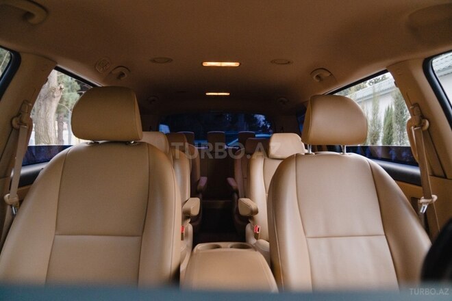Kia Carnival-9
