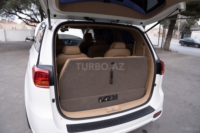 Kia Carnival-20