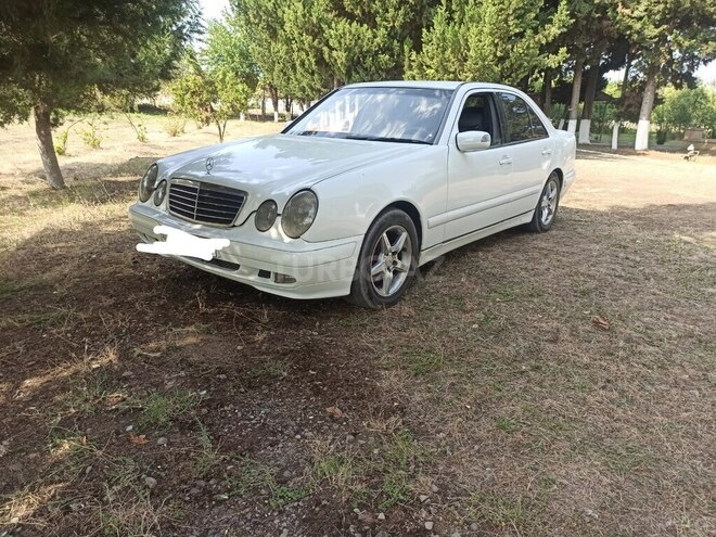 Mercedes E 220 d 2001, 334,848 km - 2.2 l - Masallı